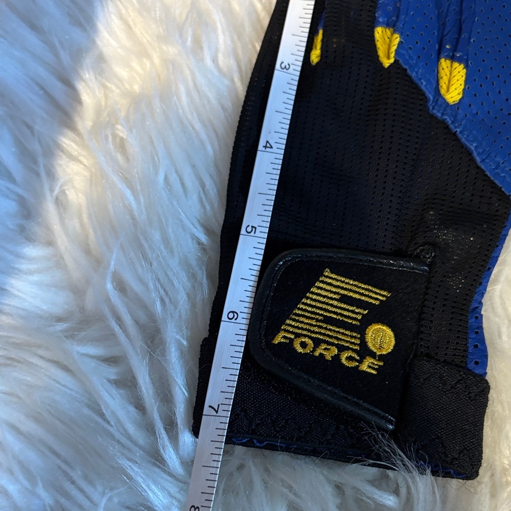 New Chill Racquetball Glove - Blue and Black - Picture 7 of 9